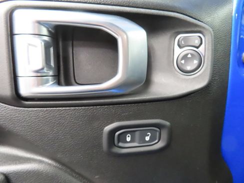 Used 2022 Jeep Gladiator Sport AWD/4WD image 48