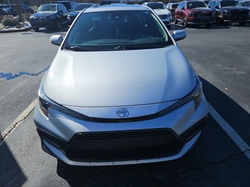 Used 2020 Toyota Corolla XSE image 2