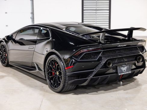 Used 2018 Lamborghini Huracan Performante image 7