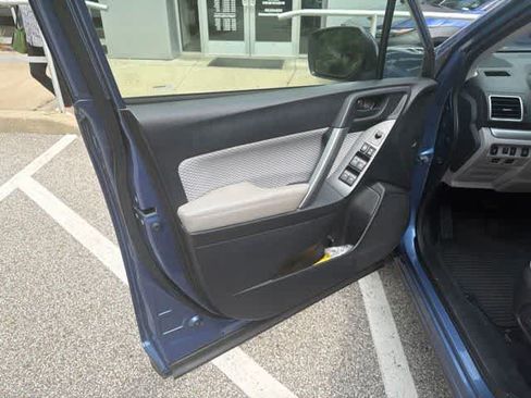 Used 2018 Subaru Forester 2.5i Premium AWD/4WD image 17