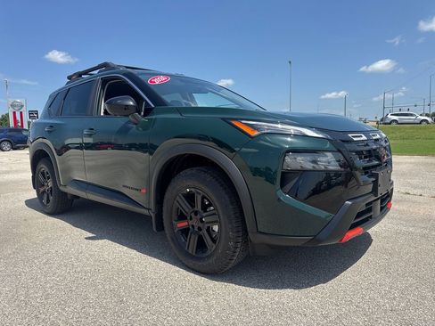 New 2026 Nissan Rogue SV AWD/4WD image 10