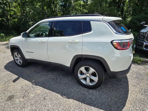 Used 2018 Jeep Compass Latitude w/ Popular Equipment Group AWD/4WD image 4