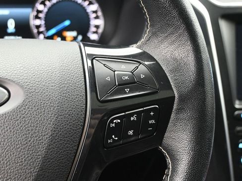 Used 2017 Ford Explorer Platinum image 13