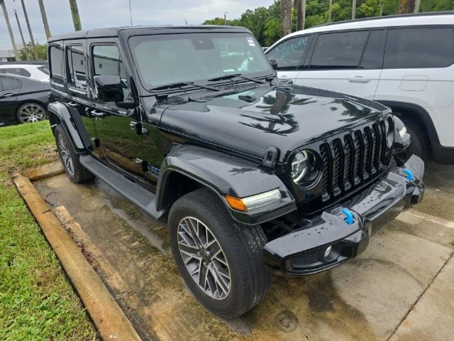 Used 2022 Jeep Wrangler Unlimited Sahara AWD/4WD image 6