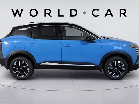 Used 2025 Nissan Kicks SR image 8