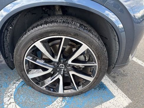 Used 2022 Volvo XC90 T6 Momentum w/ Advanced Package AWD/4WD image 9