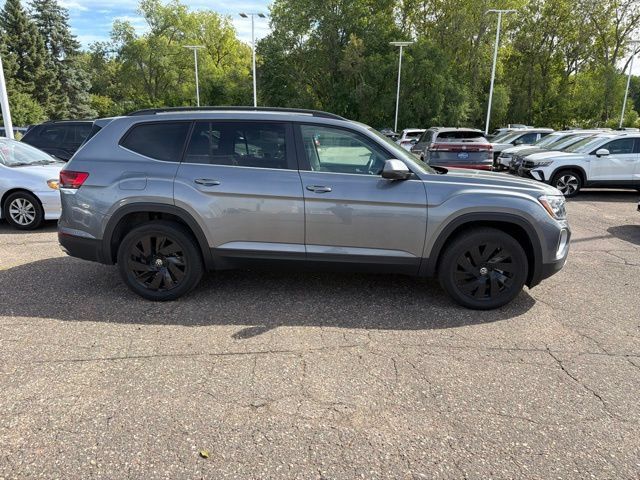 Certified 2025 Volkswagen Atlas SE AWD/4WD image 2