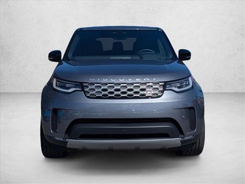 New 2026 Land Rover Discovery S image 6