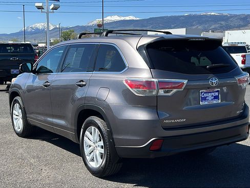 Used 2015 Toyota Highlander LE AWD/4WD image 7