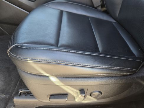 Used 2025 Kia Telluride S FWD image 21