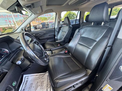 Used 2019 Honda Pilot Touring image 9