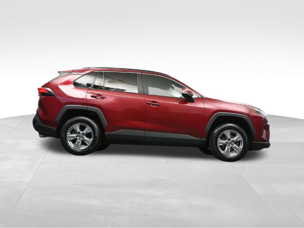 Used 2022 Toyota RAV4 XLE AWD/4WD image 25