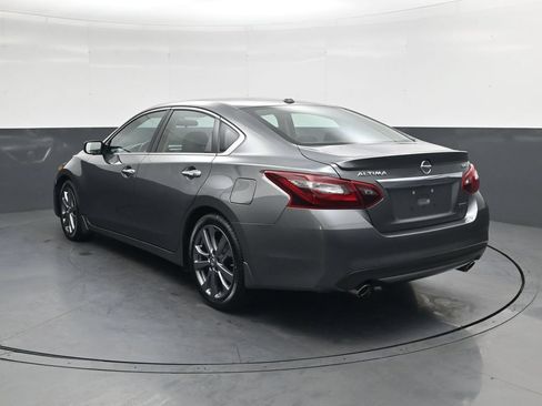Used 2018 Nissan Altima 2.5 SR w/ SR Special Edition FWD image 8