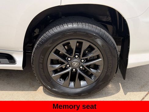 Used 2023 Lexus GX 460 Premium w/ Premium Package AWD/4WD image 13