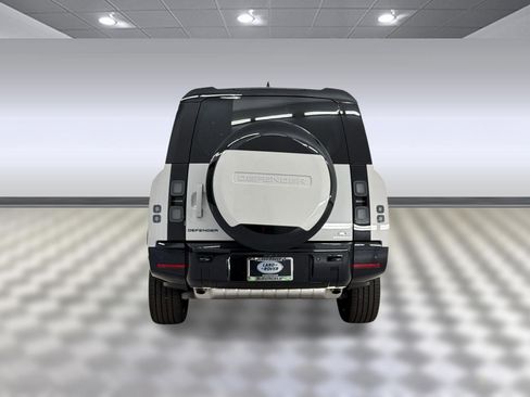 New 2026 Land Rover Defender 130 X-Dynamic SE AWD/4WD image 10