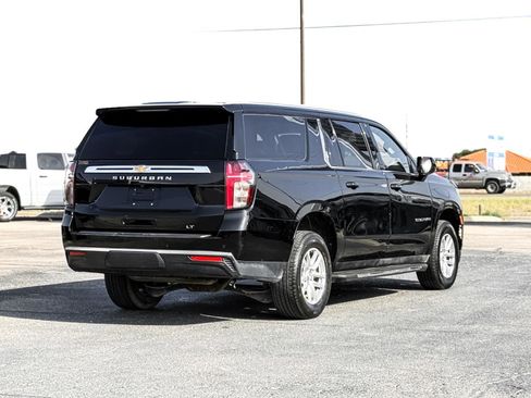 Used 2022 Chevrolet Suburban LT AWD/4WD image 5