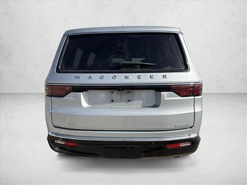 Used 2022 Jeep Wagoneer Series II RWD image 6