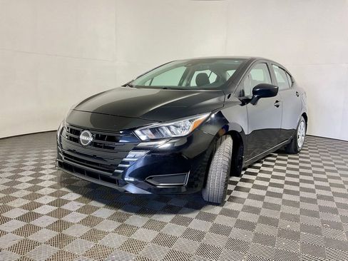 Used 2023 Nissan Versa S w/ Trunk Package FWD image 2