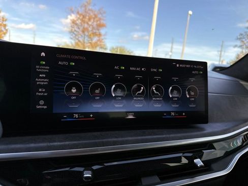 Used 2023 BMW X7 xDrive40i w/ M Sport Package image 28