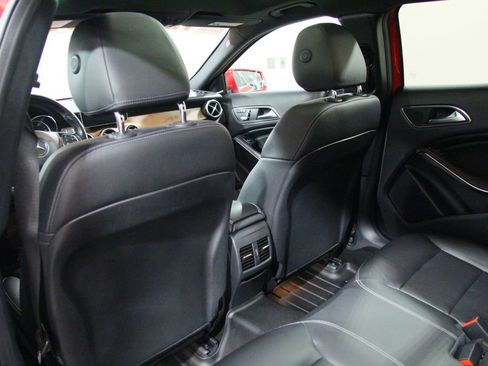 Certified 2019 Mercedes-Benz GLA 250 4MATIC image 27