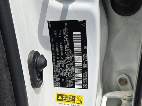 Used 2016 Toyota Highlander XLE AWD/4WD image 28