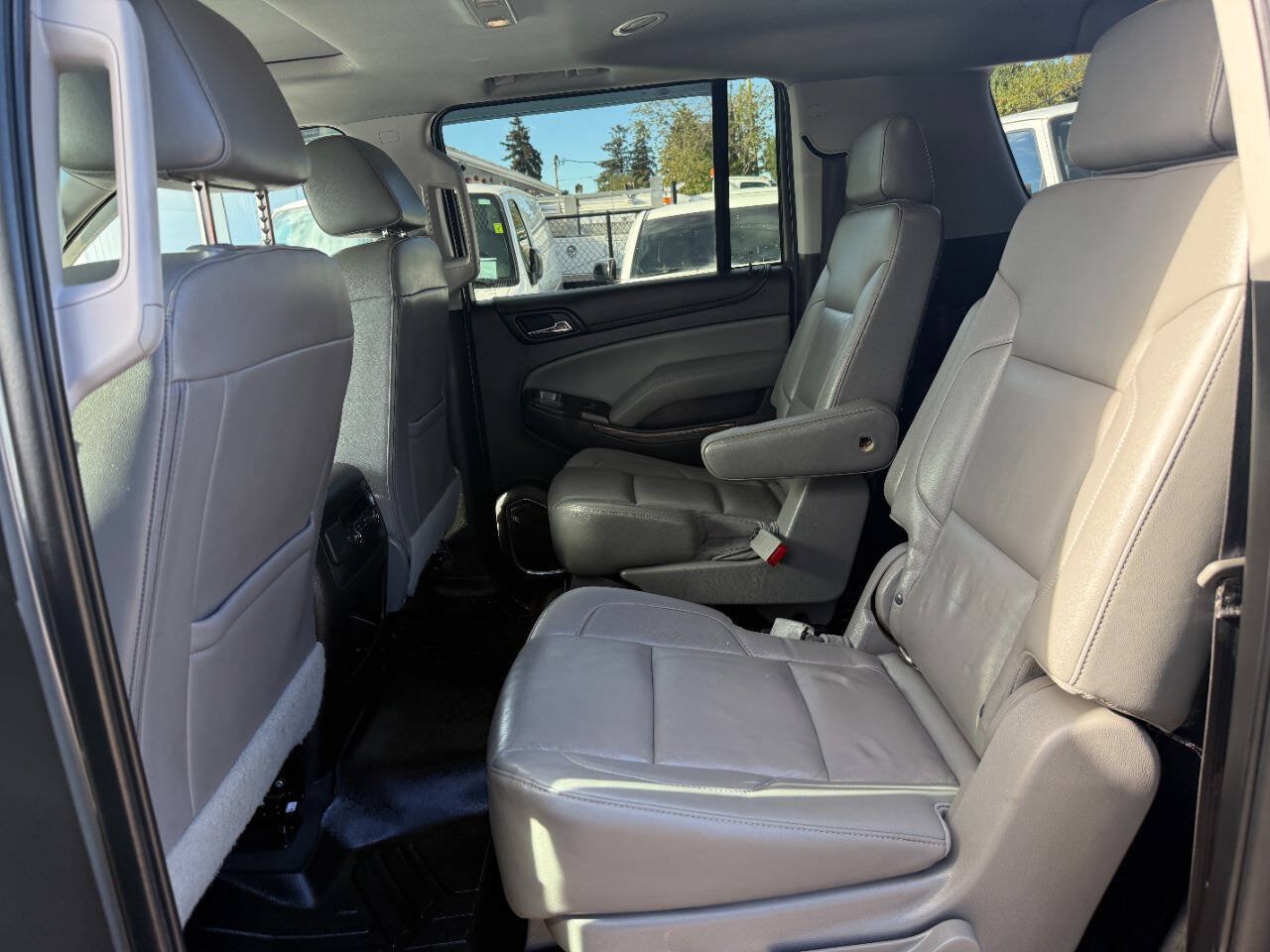 Used 2019 Chevrolet Suburban LT AWD/4WD image 35