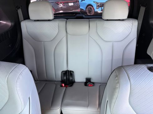 Used 2024 Hyundai Palisade SEL w/ Premium Package image 13