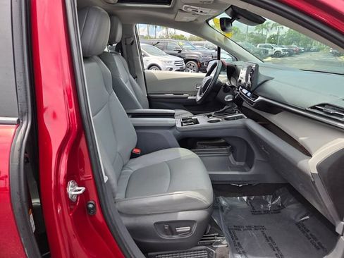 Used 2023 Toyota Sienna XLE FWD image 18