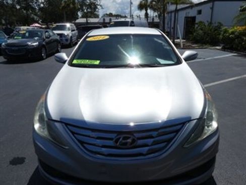 Used 2014 Hyundai Sonata GLS w/ Popular Equipment Group 2 FWD image 5