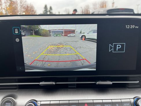 Used 2025 Hyundai Kona SEL image 17