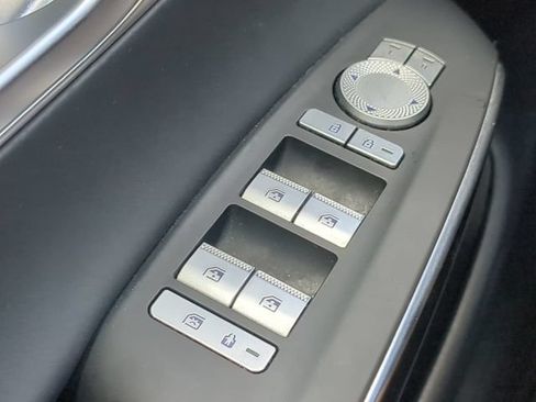 Used 2025 Genesis GV70 2.5T AWD/4WD image 21