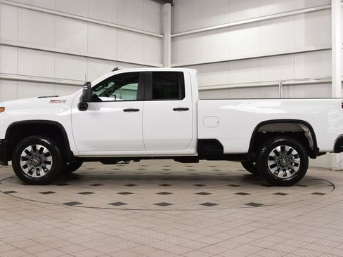 Used 2024 Chevrolet Silverado 2500 Custom w/ Custom Value Package AWD/4WD image 4