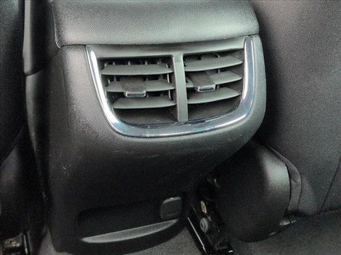 Used 2022 Chevrolet Malibu LT FWD image 16