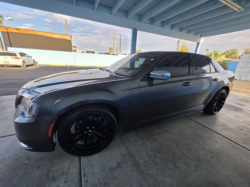 Used 2017 Chrysler 300 S w/ S Model Appearance Package RWD image 5