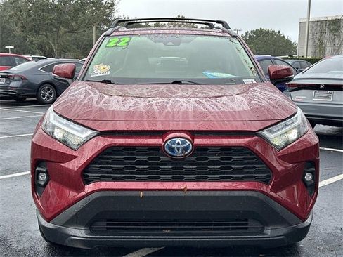 Used 2022 Toyota RAV4 XLE Premium image 8