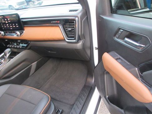 Used 2024 GMC Canyon AT4 w/ Technology Package image 22