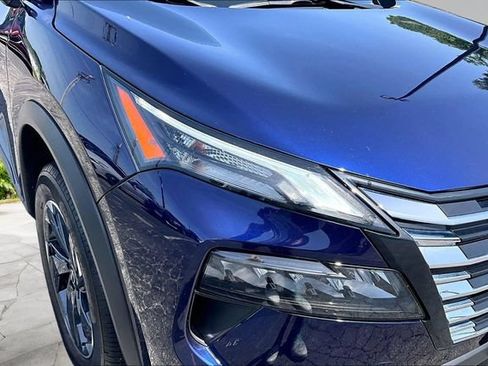 Used 2024 Nissan Rogue SV AWD/4WD image 27