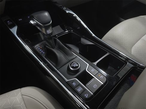 Used 2023 Kia Sorento SX image 24