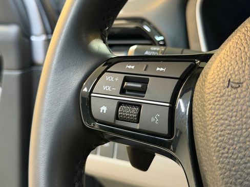 Used 2025 Honda Pilot Touring image 16