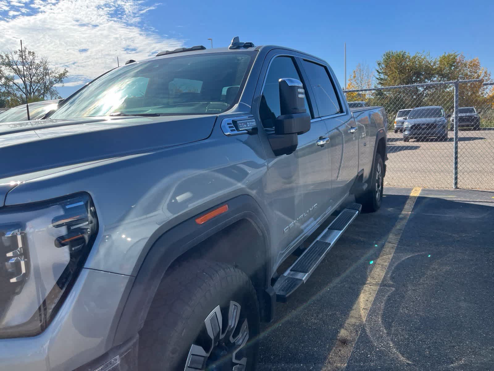 Used 2024 GMC Sierra 2500 Denali w/ Denali Reserve Package AWD/4WD image 6