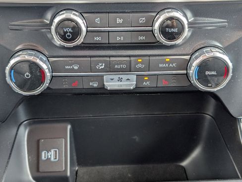 Used 2022 Ford F150 XLT w/ Equipment Group 302A High AWD/4WD image 18