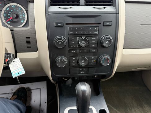 Used 2012 Ford Escape XLS image 29