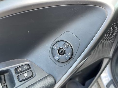 Used 2017 Hyundai Santa Fe AWD image 29