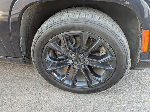 Used 2023 Jeep Grand Wagoneer Series III w/ Rear Seat Video Group 1 image 4