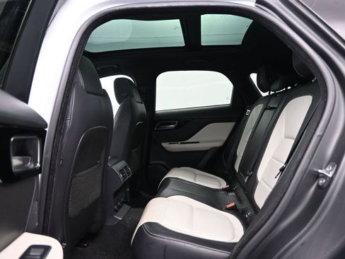 Used 2017 Jaguar F-PACE R-Sport image 29