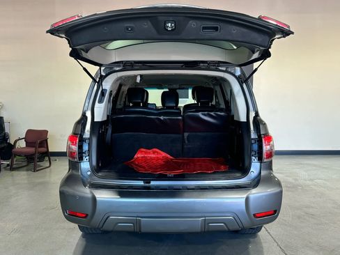 Used 2017 Nissan Armada SL image 9