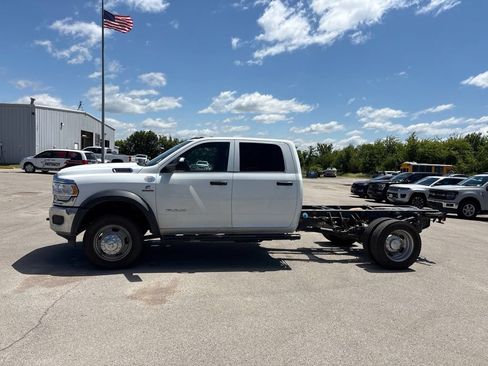Used 2022 RAM 5500 Tradesman w/ Chrome Appearance Group AWD/4WD image 18