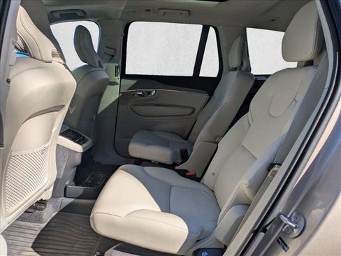 Certified 2025 Volvo XC90 B6 Plus w/ Protection Package Premier image 22