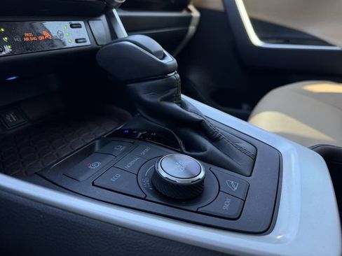 Used 2024 Toyota RAV4 Limited image 18