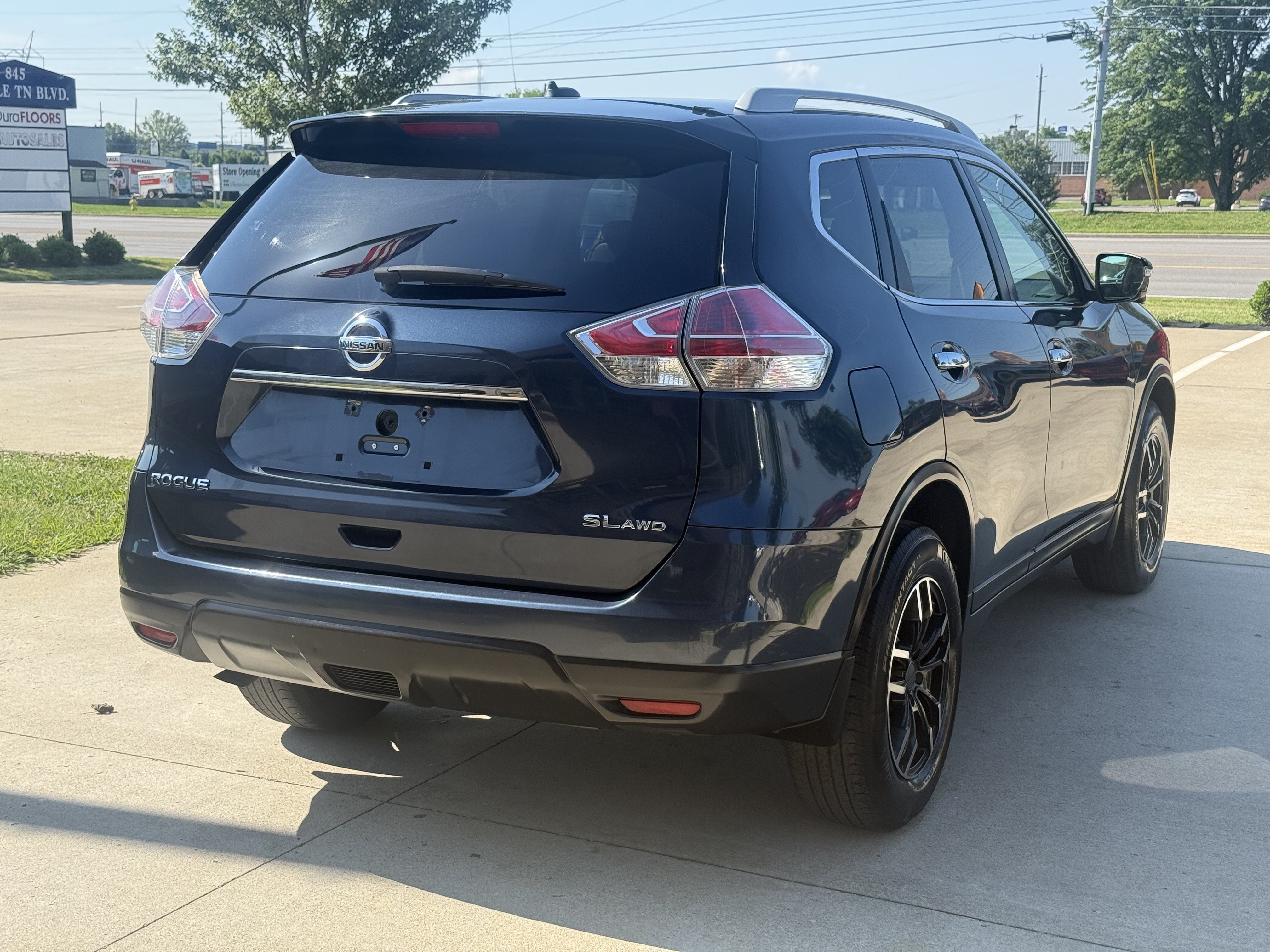 Used 2015 Nissan Rogue SL AWD/4WD image 6
